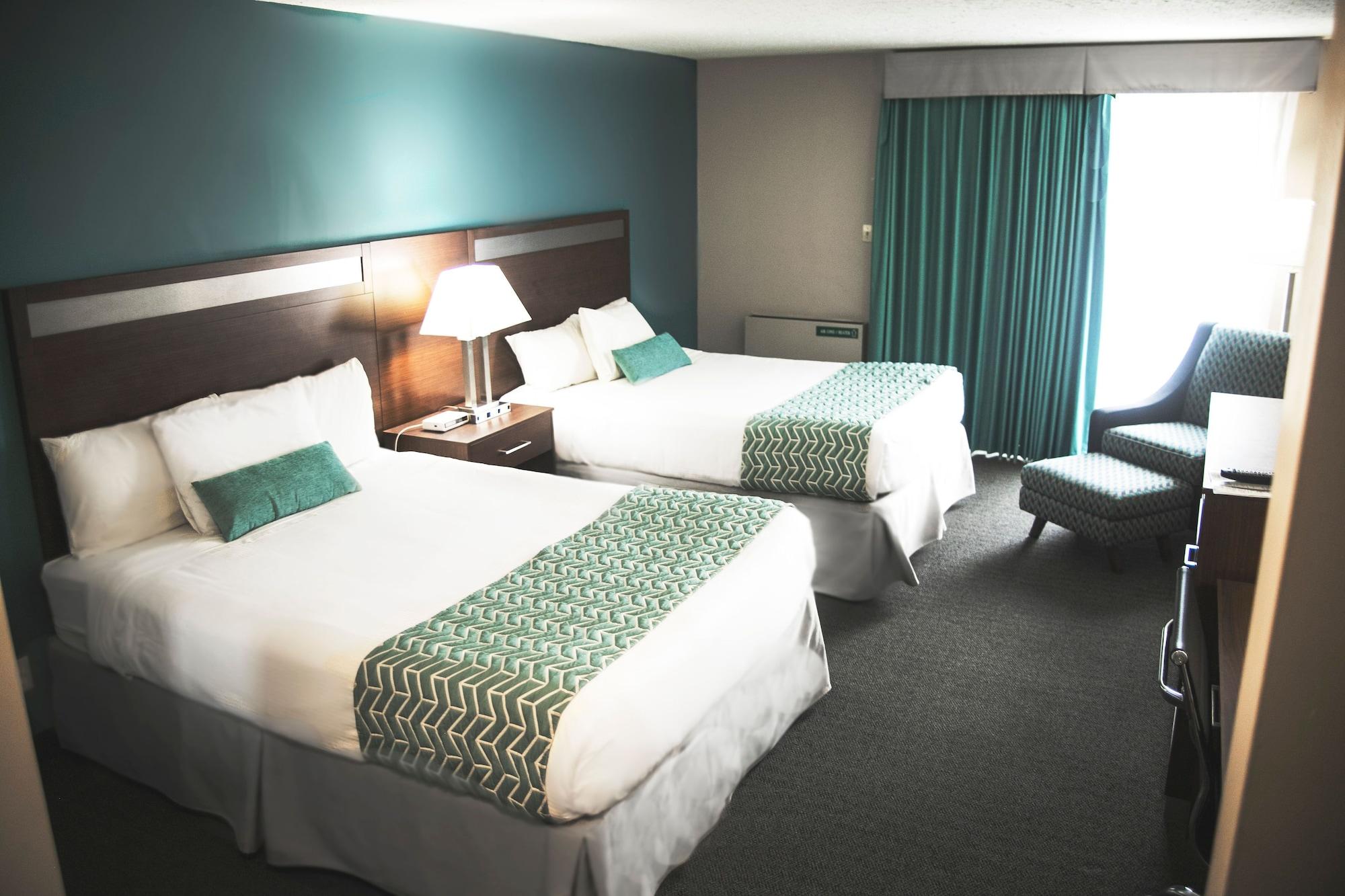Ramada By Wyndham Hotel Кунел Екстериор снимка